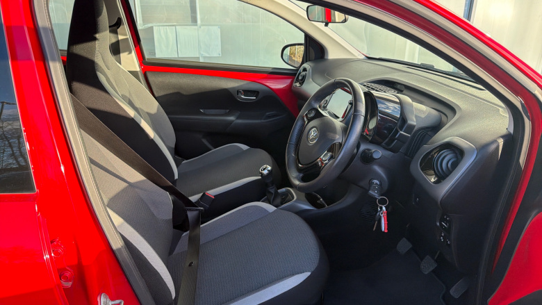 Toyota Aygo 1.0 VVT-i X-Play TSS 5dr Petrol Hatchback